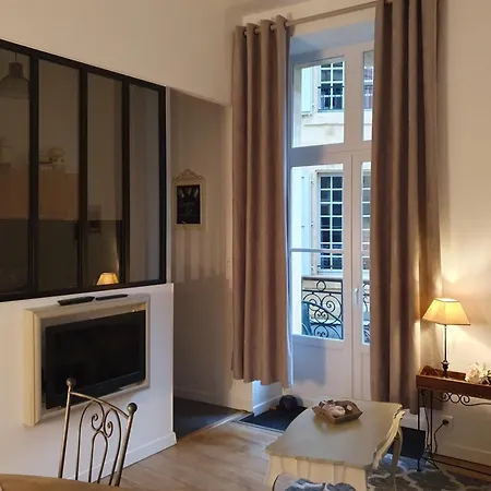 L' D'en Face Apartament *