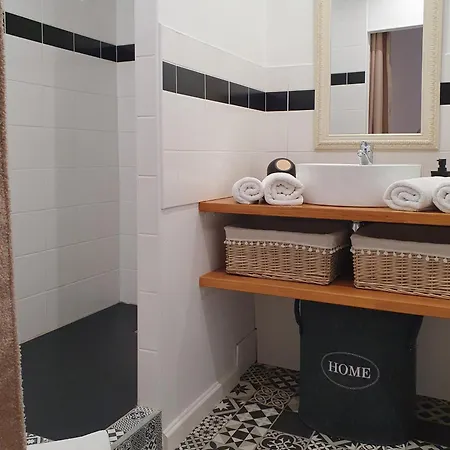L' D'en Face Apartament Sarlat-la-Canéda